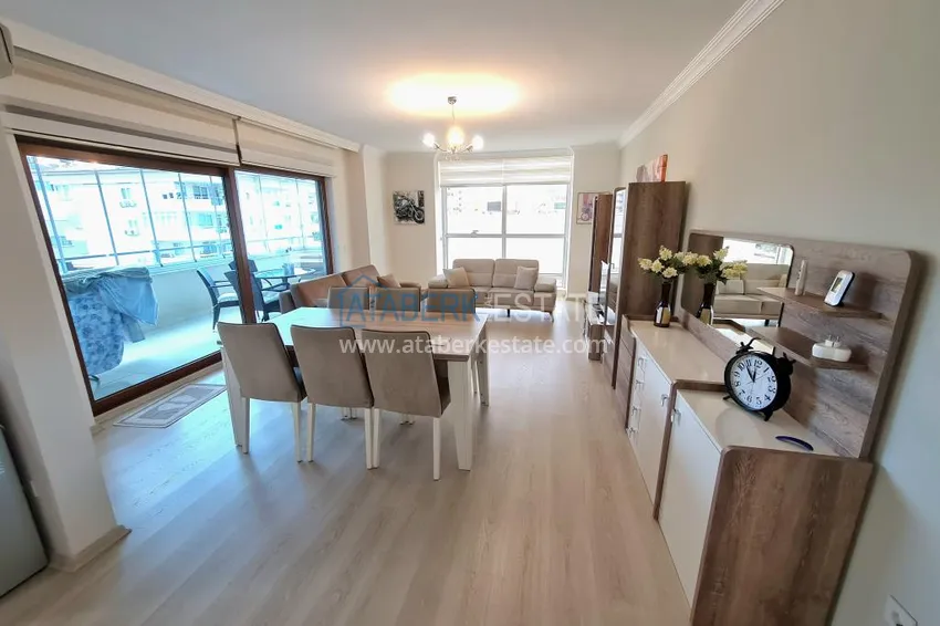 Kupuj  Umeblowany apartament 2+1 z przeszklonym balkonem w prestiżowym kompleksie - Oba, Alanya 2 
