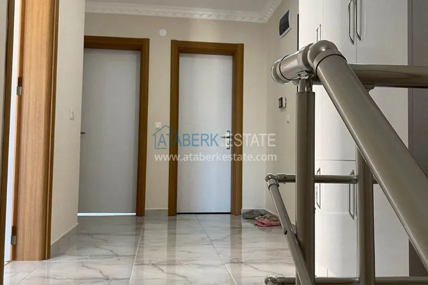 Kupuj  Przestronny dwupoziomowy penthouse z 3 sypialniami i meblami w Gazipasa 4 