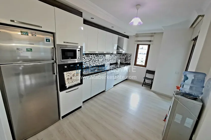 Kupuj  Umeblowany apartament 2+1 z przeszklonym balkonem w prestiżowym kompleksie - Oba, Alanya 7 