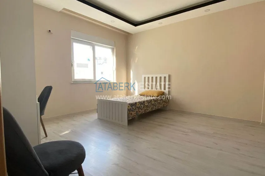 Kupuj  Przestronny dwupoziomowy penthouse z 3 sypialniami i meblami w Gazipasa 10 