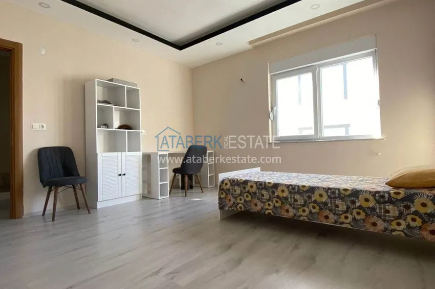 Kupuj  Przestronny dwupoziomowy penthouse z 3 sypialniami i meblami w Gazipasa 11 