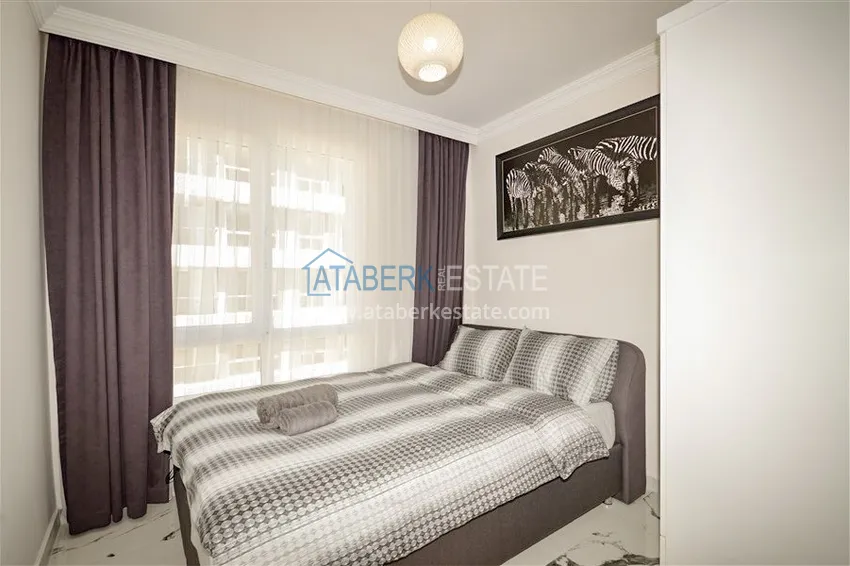 Kupuj  Odnowiony apartament 2+1 z nowymi meblami i widokiem na morze - centrum Alanyi, 1 wybrzeże, plaża Kleopatra 12 