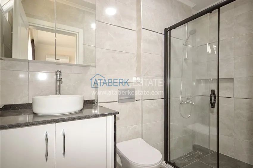 Kupuj  Odnowiony apartament 2+1 z nowymi meblami i widokiem na morze - centrum Alanyi, 1 wybrzeże, plaża Kleopatra 17 