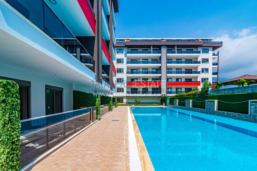 Apartament 3+1 z meblami, przeszklonym balkonem i widokiem na góry, dzielnica Kestel — Alanya 5 