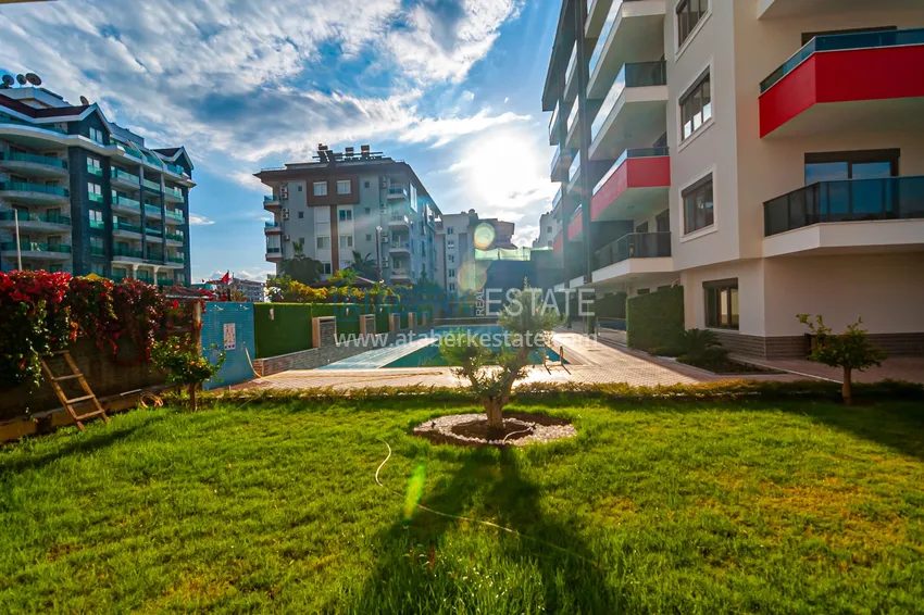 Apartament 3+1 z meblami, przeszklonym balkonem i widokiem na góry, dzielnica Kestel — Alanya 8 