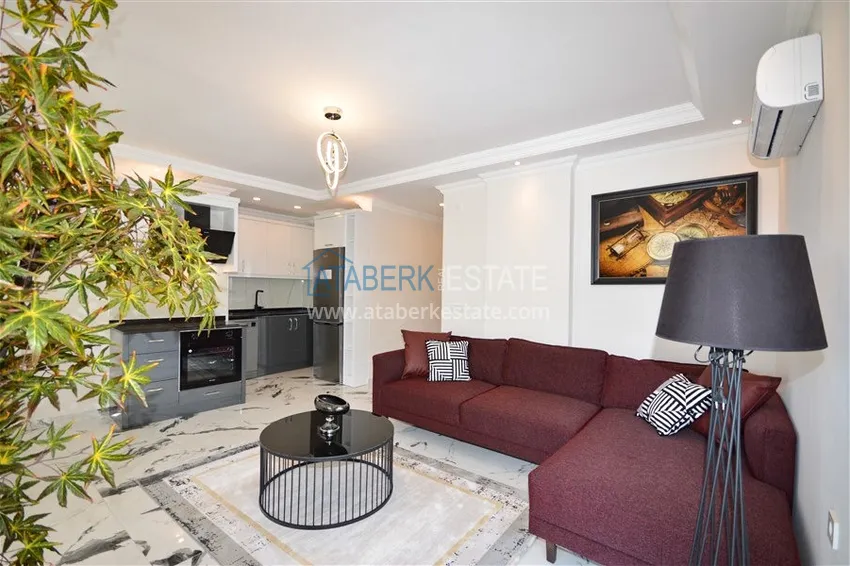 Kupuj  Odnowiony apartament 2+1 z nowymi meblami i widokiem na morze - centrum Alanyi, 1 wybrzeże, plaża Kleopatra 5 