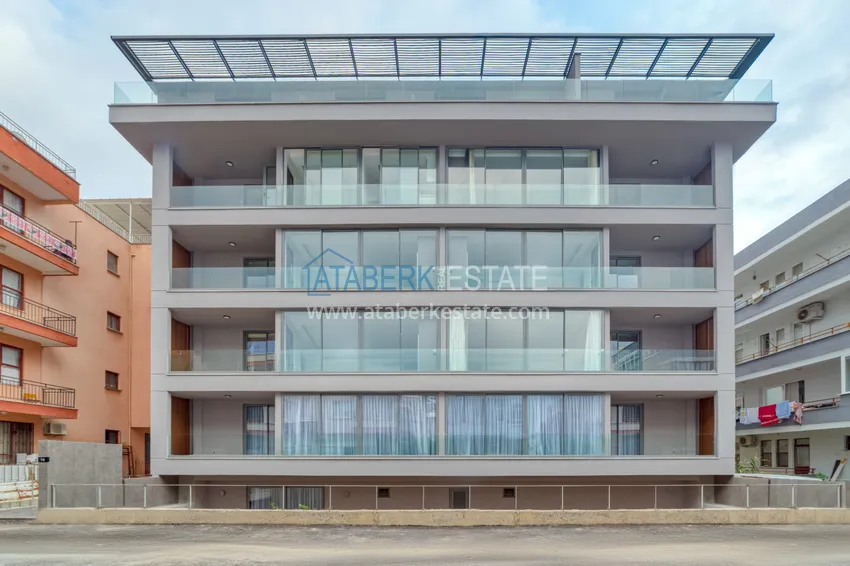 Liniowy czteropokojowy penthouse z meblami w centrum Alanyi w wygodnym kompleksie  1 