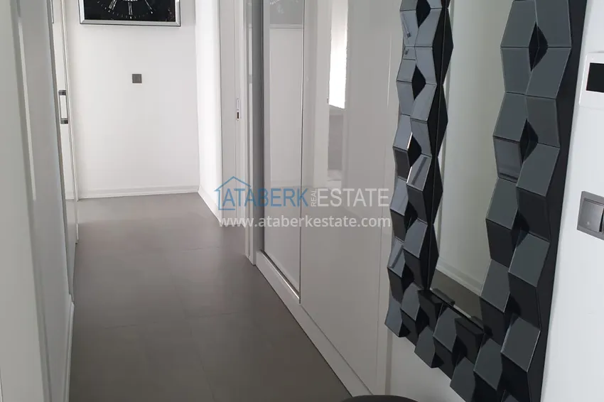 Kupuj  Liniowy czteropokojowy penthouse z meblami w centrum Alanyi w wygodnym kompleksie  1 