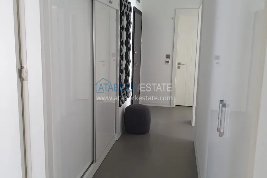 Kupuj  Liniowy czteropokojowy penthouse z meblami w centrum Alanyi w wygodnym kompleksie  2 