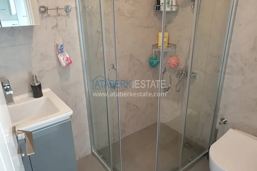 Kupuj  Liniowy czteropokojowy penthouse z meblami w centrum Alanyi w wygodnym kompleksie  24 