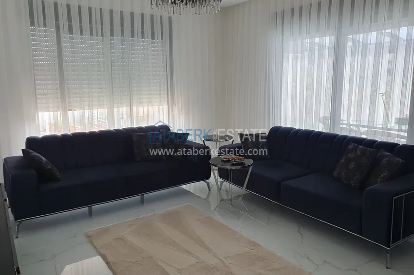 Kupuj  Liniowy czteropokojowy penthouse z meblami w centrum Alanyi w wygodnym kompleksie  3 