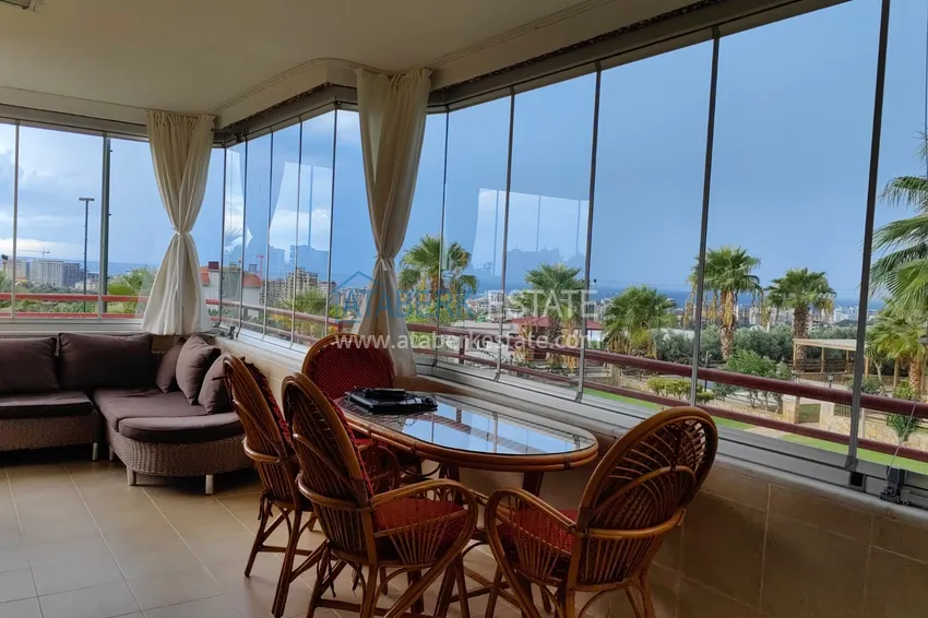 Kupuj  Panoramiczny apartament z dwiema sypialniami i meblami, przeszklony balkon w Mahmutlar 13 