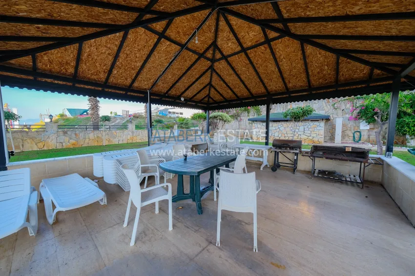 Panoramiczny apartament z dwiema sypialniami i meblami, przeszklony balkon w Mahmutlar 14 