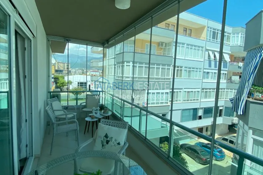 Kupuj  Dwupoziomowy penthouse 3+1 z meblami i przeszklonym balkonem w okolicy Oba. Nieruchomość na zezwolenie na pobyt  13 