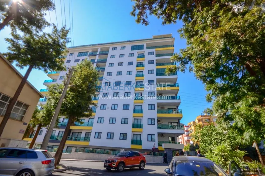 Umeblowany apartament 3+1 z przeszklonym balkonem i widokiem na góry - Centrum Alanya 2 