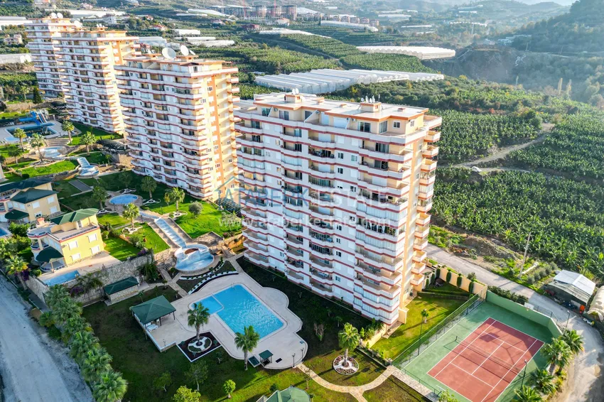 Panoramiczny apartament z dwiema sypialniami i meblami, przeszklony balkon w Mahmutlar 1 