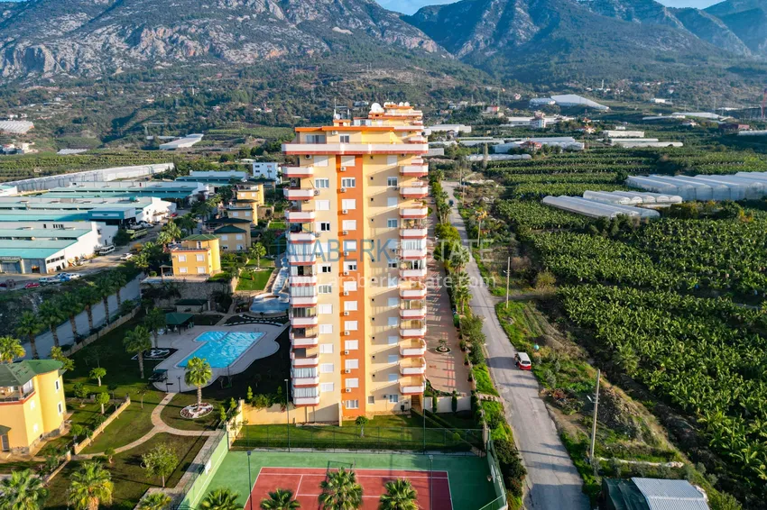 Panoramiczny apartament z dwiema sypialniami i meblami, przeszklony balkon w Mahmutlar 3 