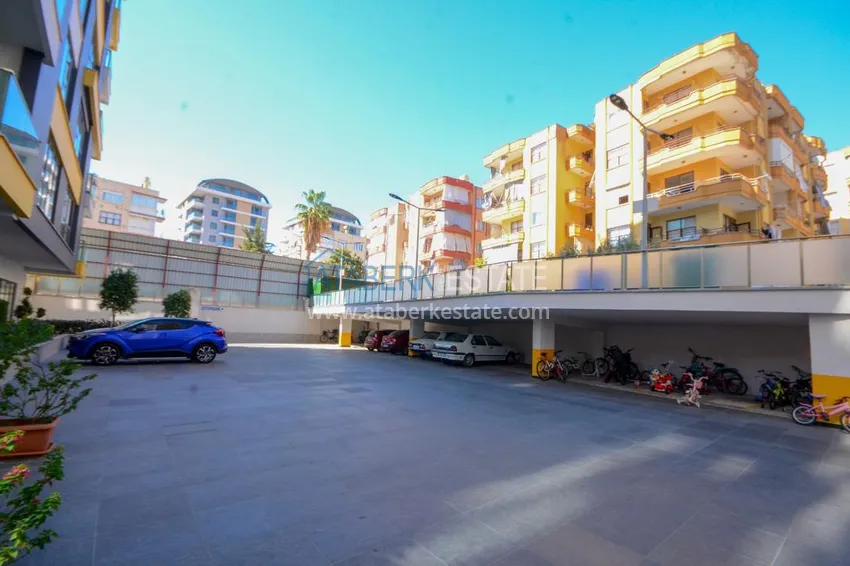 Umeblowany apartament 3+1 z przeszklonym balkonem i widokiem na góry - Centrum Alanya 4 