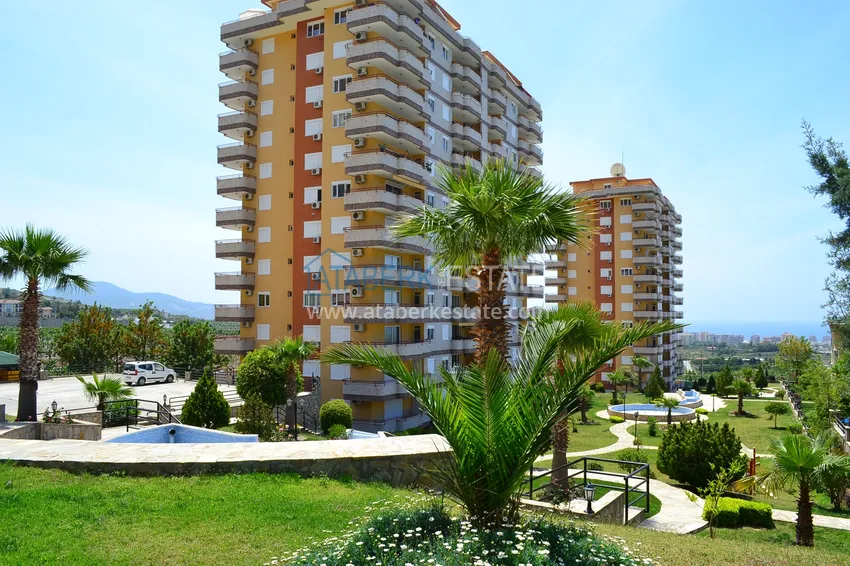Panoramiczny apartament z dwiema sypialniami i meblami, przeszklony balkon w Mahmutlar 6 