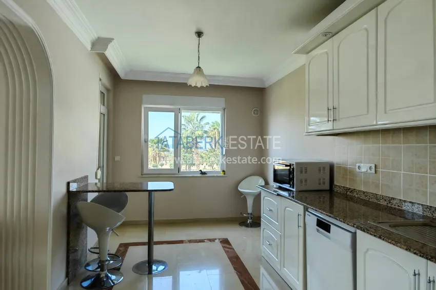 Kupuj  Panoramiczny apartament z dwiema sypialniami i meblami, przeszklony balkon w Mahmutlar 9 