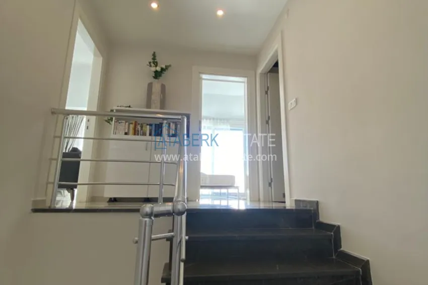 Kupuj  Dwupoziomowy penthouse 3+1 z meblami i przeszklonym balkonem w okolicy Oba. Nieruchomość na zezwolenie na pobyt  9 