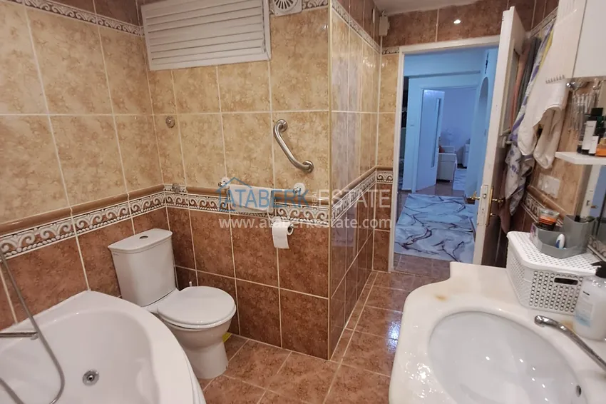 Kupuj  Квартира 2+1 в центре Алании с мебелью, отдельной кухней и застекленным балконом  18 