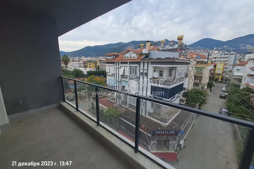 Kupuj  Apartament dwupoziomowy w centrum Alanyi, 200 metrów od plaży Kleopatra 12 