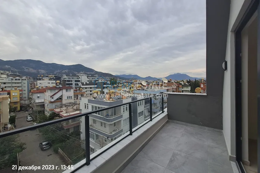 Kupuj  Apartament dwupoziomowy w centrum Alanyi, 200 metrów od plaży Kleopatra 13 