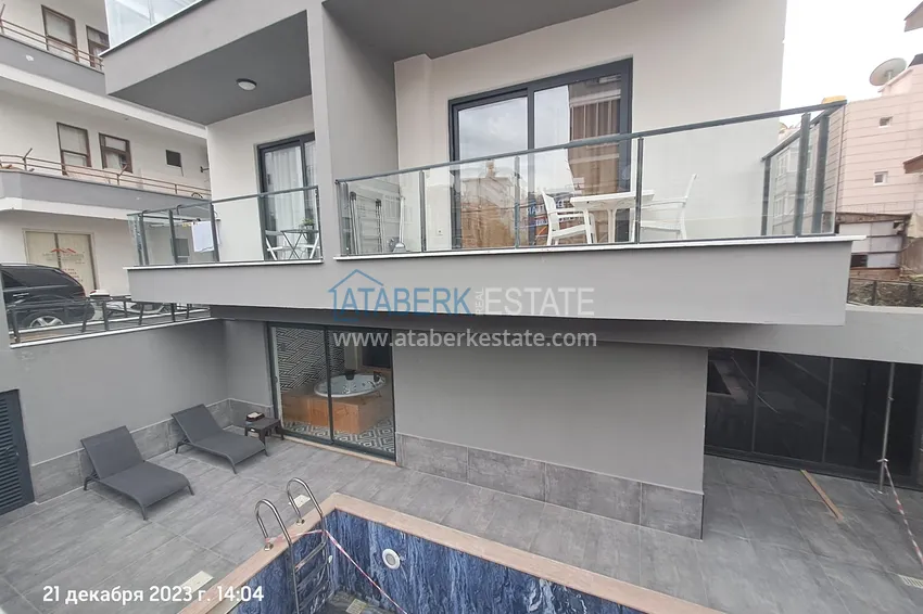 Apartament dwupoziomowy w centrum Alanyi, 200 metrów od plaży Kleopatra 3 