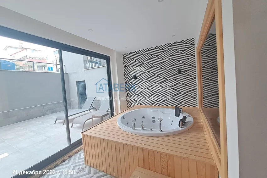 Apartament dwupoziomowy w centrum Alanyi, 200 metrów od plaży Kleopatra 6 