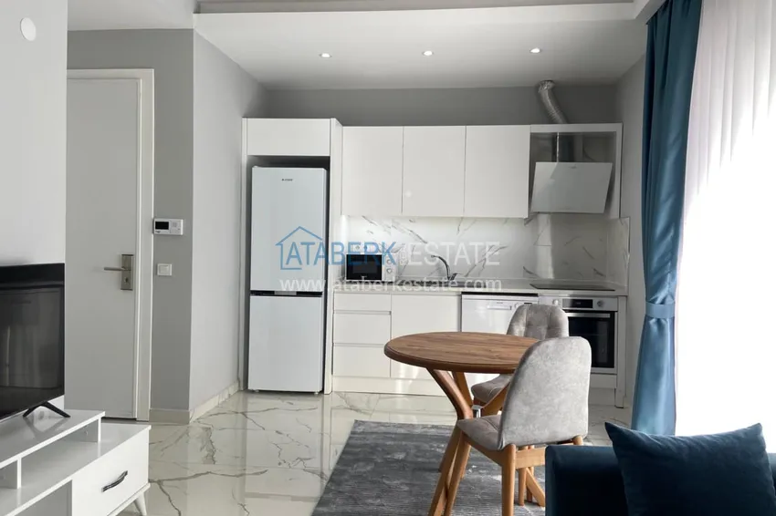Kupuj  Umeblowany apartament typu studio w centrum Alanyi 250 metrów od morza 1 
