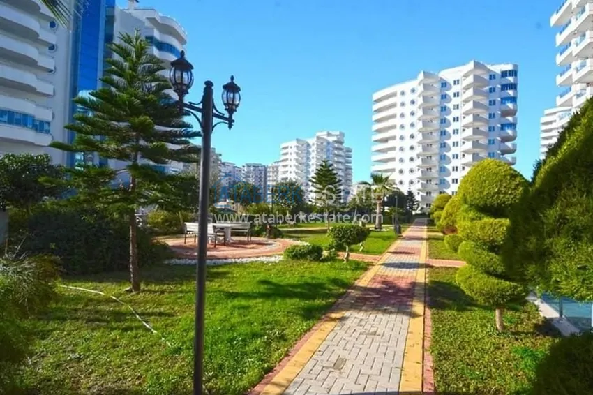 Apartament 1+1 z meblami i przeszklonym balkonem 450 metrów od morza — Mahmutlar, Alanya 11 
