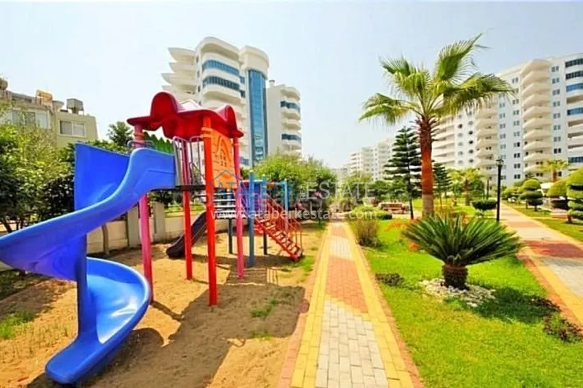 Apartament 1+1 z meblami i przeszklonym balkonem 450 metrów od morza — Mahmutlar, Alanya 10 