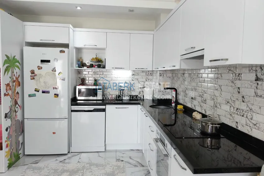 Kupuj Apartament pod klucz z 1 sypialnią i przeszklonym balkonem w Alanya w dzielnicy Avsallar. Dostępna jest rata 10