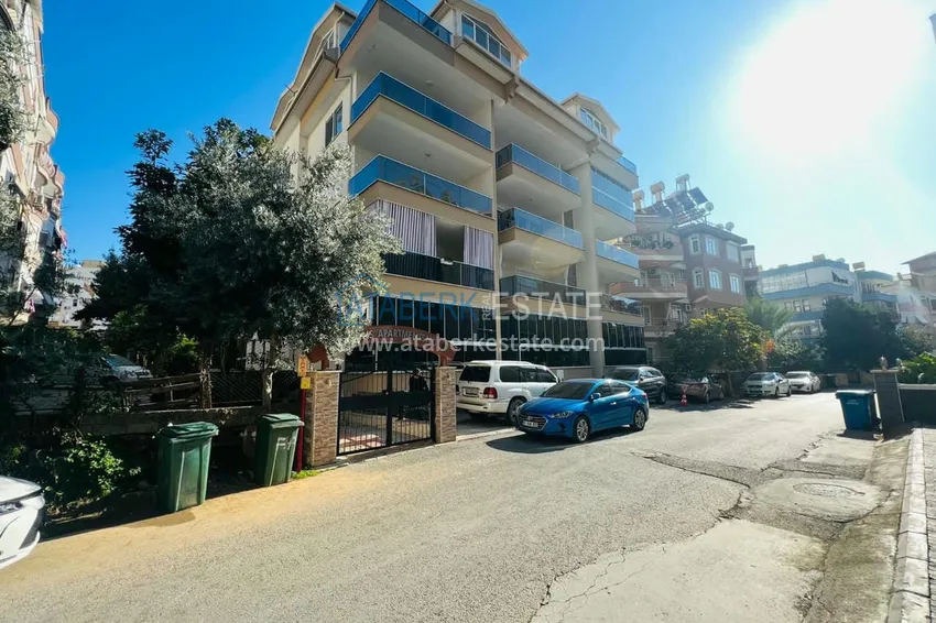 Umeblowane penthouse'y z przeszklonymi balkonami w centrum Alanyi - Plaża Kleopatra 1 