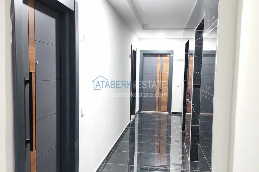 Kupuj Apartament pod klucz z 1 sypialnią i przeszklonym balkonem w Alanya w dzielnicy Avsallar. Dostępna jest rata 1