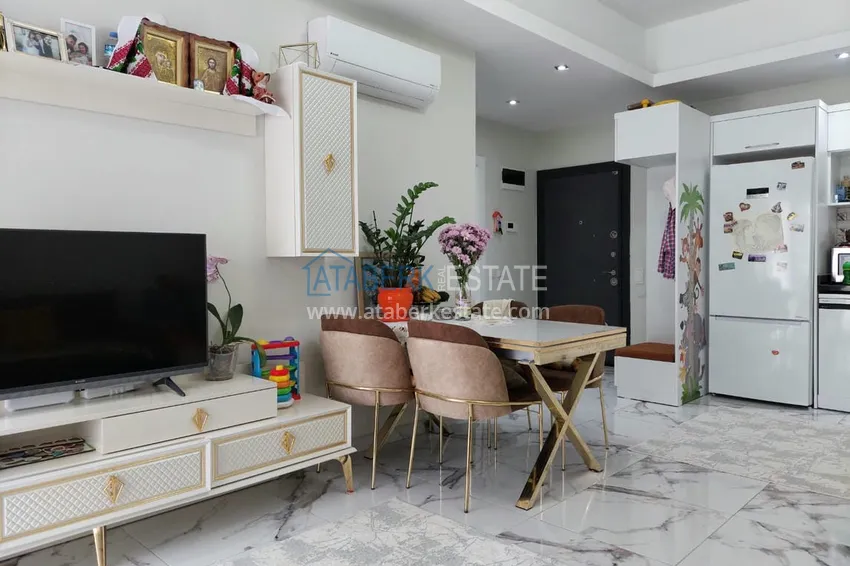 Kupuj Apartament pod klucz z 1 sypialnią i przeszklonym balkonem w Alanya w dzielnicy Avsallar. Dostępna jest rata 7