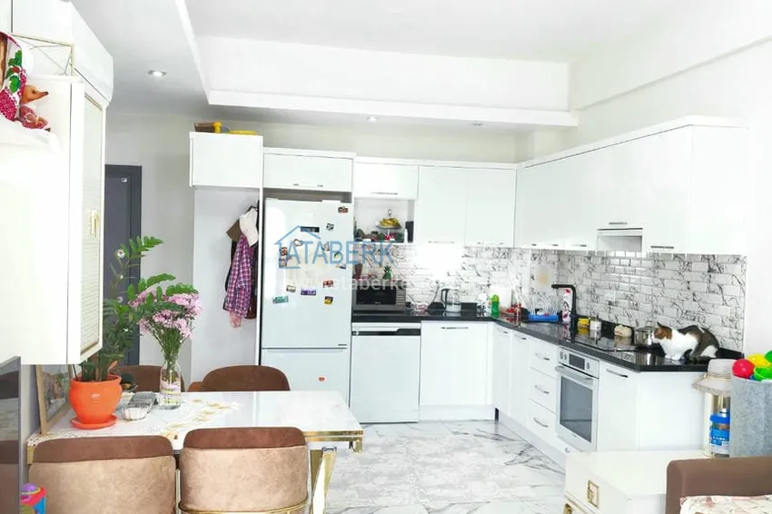 Kupuj Apartament pod klucz z 1 sypialnią i przeszklonym balkonem w Alanya w dzielnicy Avsallar. Dostępna jest rata 8