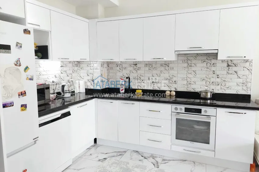 Kupuj Apartament pod klucz z 1 sypialnią i przeszklonym balkonem w Alanya w dzielnicy Avsallar. Dostępna jest rata 9