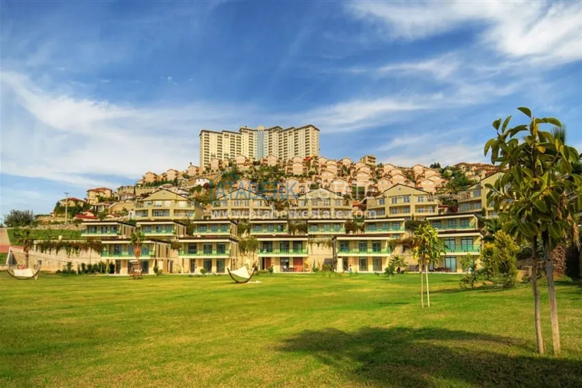 Duplex z ekskluzywnymi meblami koncepcyjnymi i luksusowymi panoramicznymi widokami — Alanya, dzielnica Mahmutlar 1 
