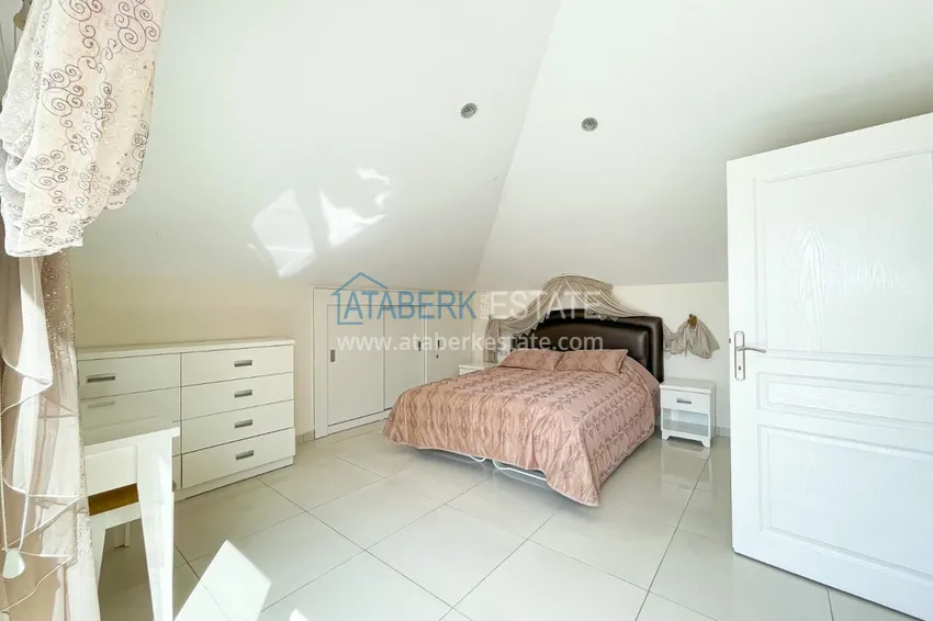 Kupuj  Umeblowany dwupoziomowy penthouse z widokiem na morze i góry — Alanya, dzielnica Cikcilli 29 