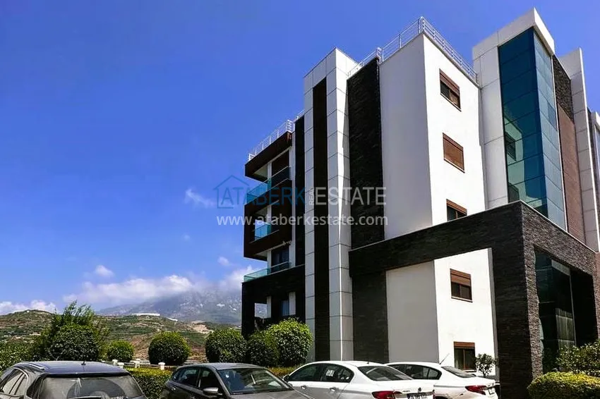 Stylowy apartament liniowy 3+1 z panoramicznym widokiem w malowniczym zakątku Alanyi — dzielnicy Mahmutlar 2 