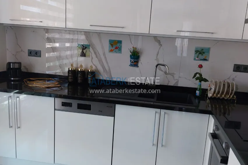 Kupuj  Luksusowy dwupoziomowy penthouse z designerskim remontem zaledwie 200 metrów od plaży Kleopatra 12 