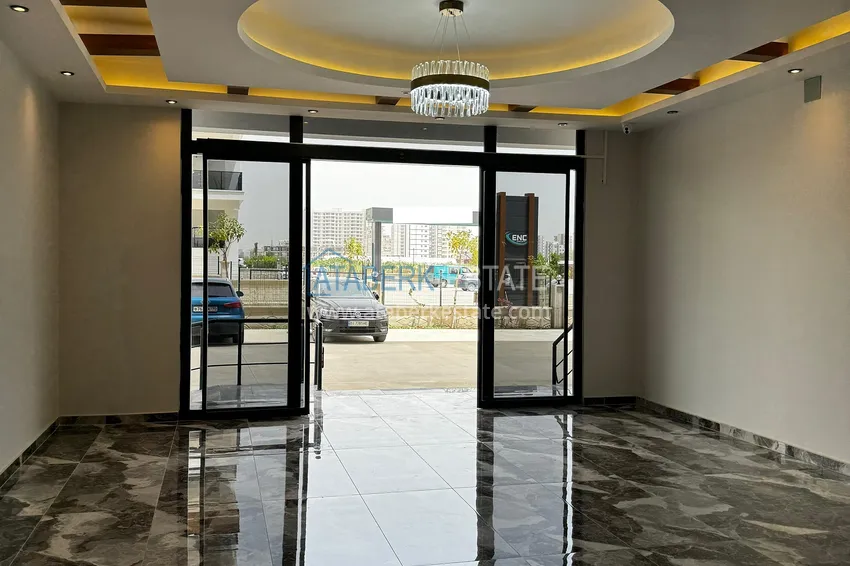 Apartament z jedną sypialnią z pięknym wykończeniem i widokiem na góry w dzielnicy Tomyuk, Mersin. Rata jest możliwa 22 