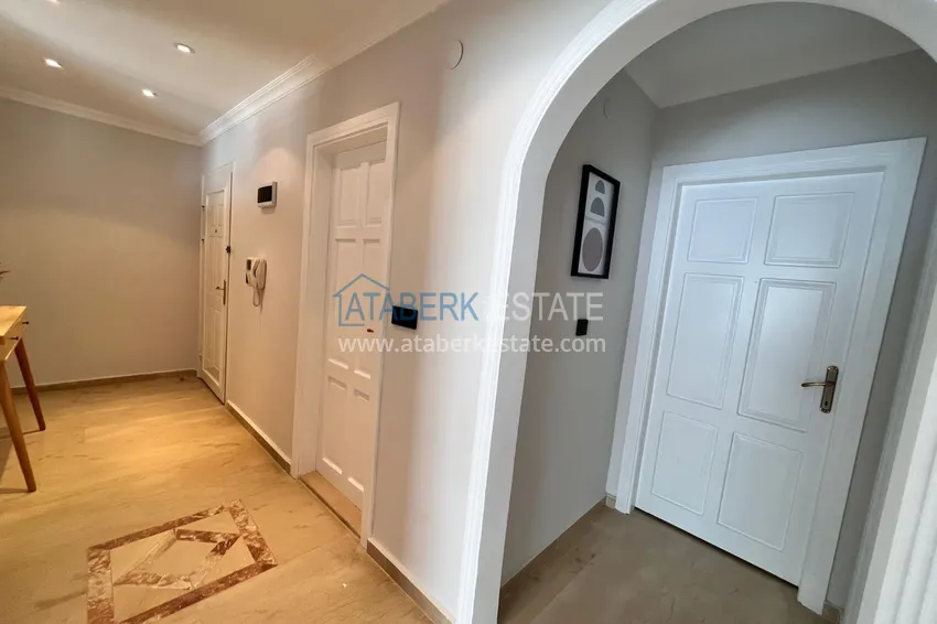 Kupuj Odnowiony apartament z nowymi meblami 300 metrów od morza - dzielnica Oba, Alanya 1