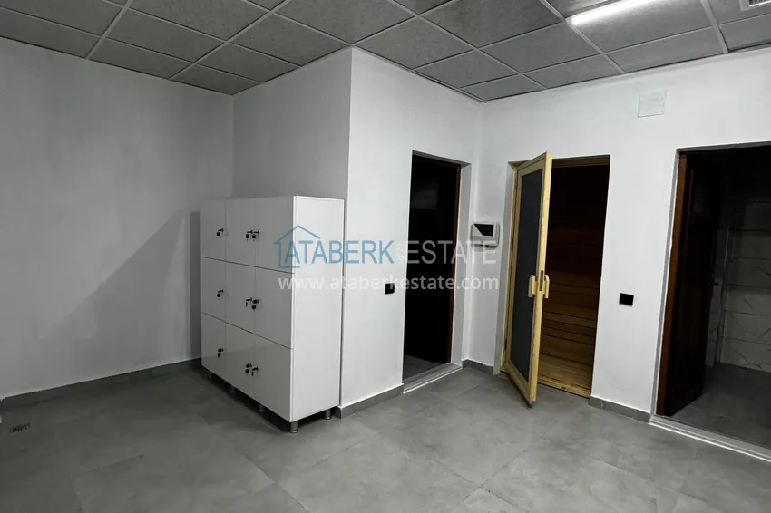 Apartament z jedną sypialnią z pięknym wykończeniem i widokiem na góry w dzielnicy Tomyuk, Mersin. Rata jest możliwa 32 
