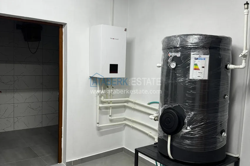 Apartament z jedną sypialnią z pięknym wykończeniem i widokiem na góry w dzielnicy Tomyuk, Mersin. Rata jest możliwa 34 