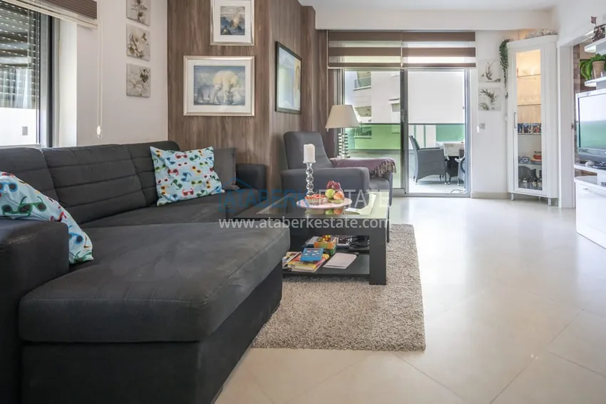 Kupuj  Umeblowany apartament z widokiem na morze i przeszklonym balkonem - pierwszy apartament nadmorski, dzielnica Oba 3 