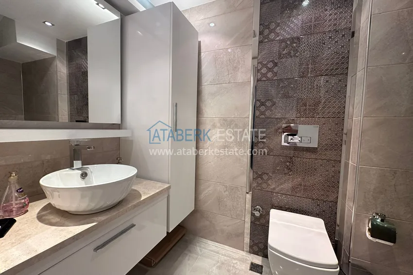 Kupuj  Umeblowany dwupoziomowy penthouse w centrum Alanyi - Plaża Kleopatra 10 