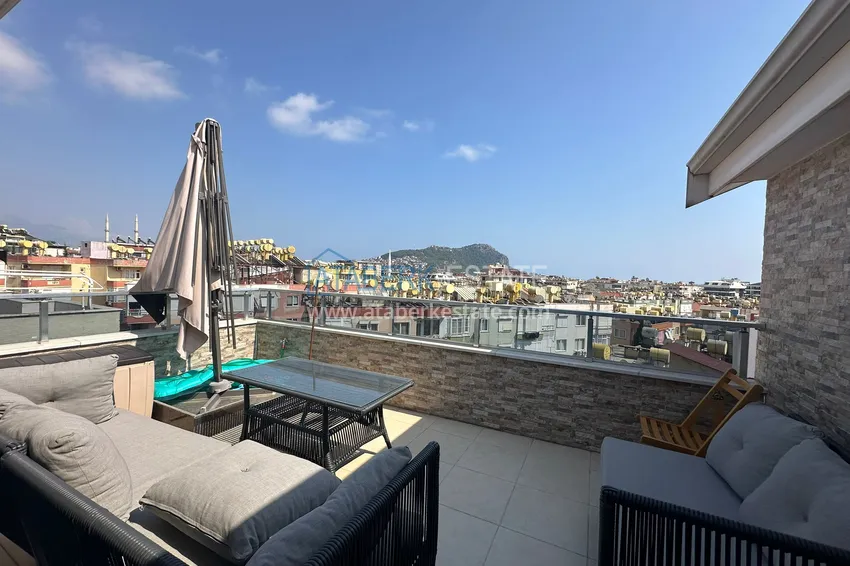 Kupuj  Umeblowany dwupoziomowy penthouse w centrum Alanyi - Plaża Kleopatra 16 